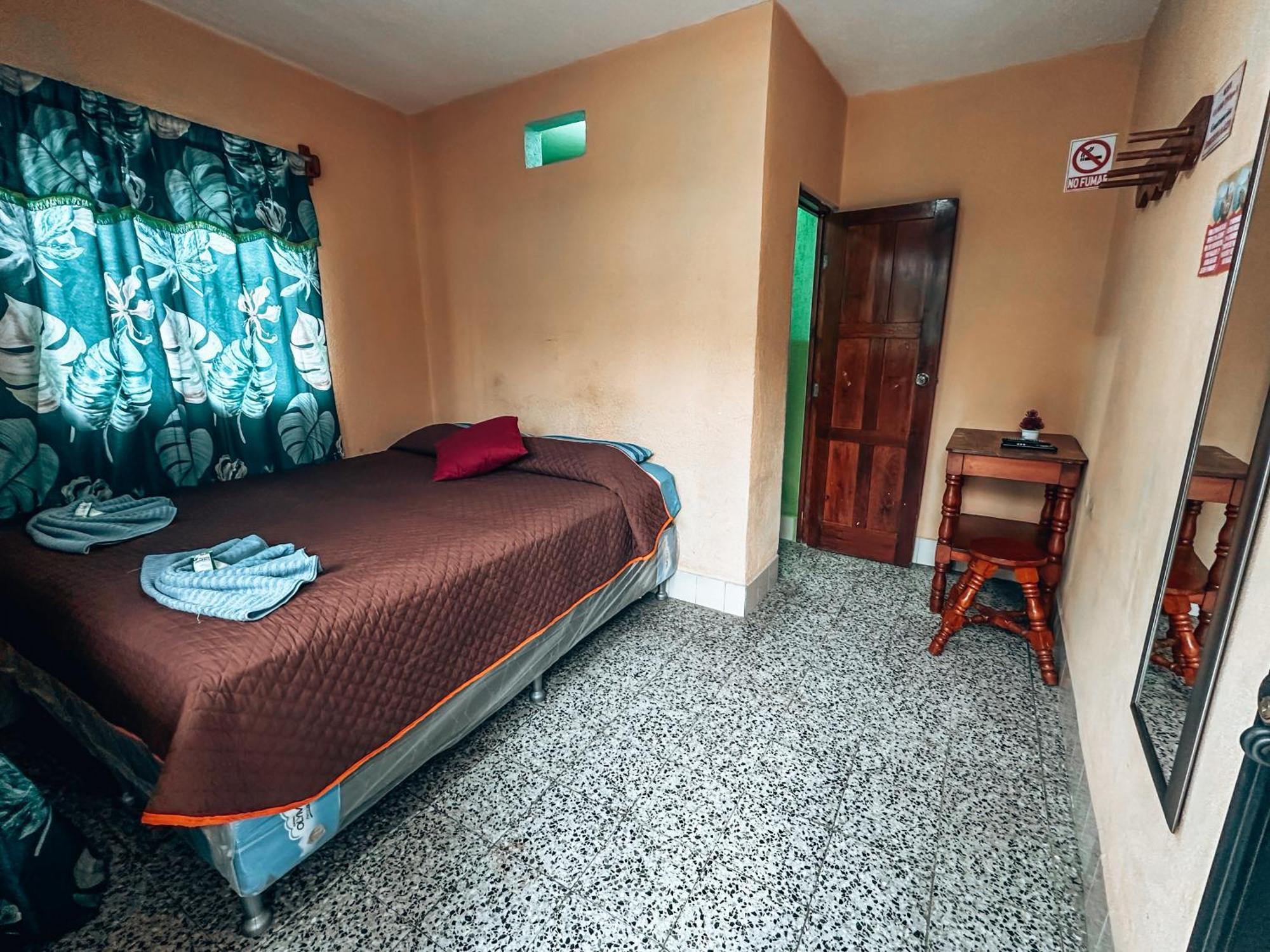 Hostal Sweet Dreams Panajachel Buitenkant foto